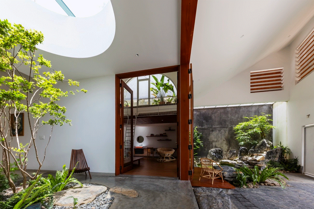 Căn nhà độc đáo với mái ngói ngược và chức năng bẫy gió tại Lâm Đồng-12