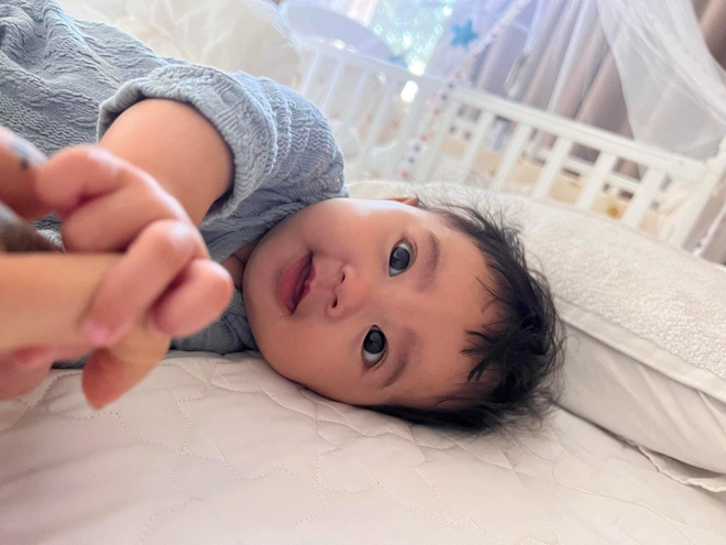 Hé lộ ảnh hiếm ngày con gái Bảo Anh chào đời, vì sao nữ ca sĩ nhất quyết có em bé 1 năm về trước?-4