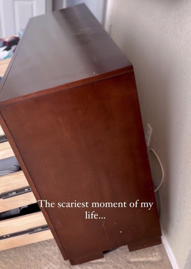 Bà mẹ đưa ra lời cảnh báo sau khi con trai suýt mất mạng vì 1 vật dụng quen thuộc trong nhà-1