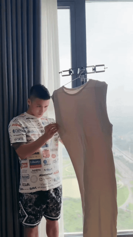 Danh tính thanh niên thu nhập hàng chục tỷ/năm, về nhà vẫn nấu ăn may váy cho vợ: Cô gái nào cưới được anh này có phúc thế!-3