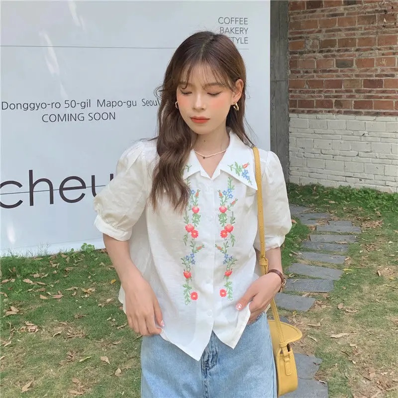 5 kiểu áo xinh xắn, lên hình đẹp chuẩn nàng thơ khi đi du lịch-9