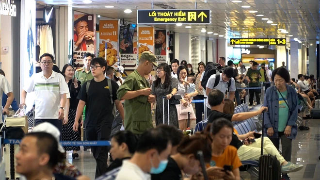 Dòng người rồng rắn nhau ở cửa ngõ miền Tây rời TP.HCM về nghỉ lễ 30/4 - 1/5-9