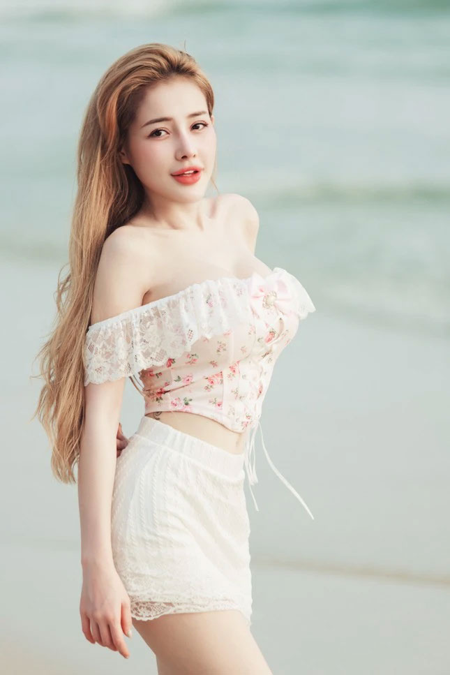 Ngân 98 và ca sĩ Lương Bằng Quang làm việc với Sở Thông tin - Truyền thông TPHCM-2