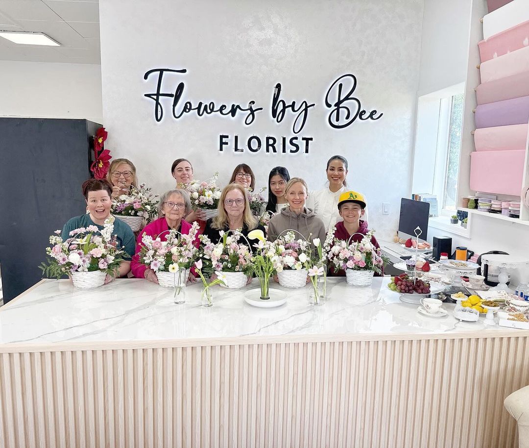 Hoa hậu 9X được ông xã U60 tặng biệt thự ven sông ở Mỹ, giờ tập tành kinh doanh shop hoa tươi, vừa làm vợ - làm mẹ - làm bà chủ-18