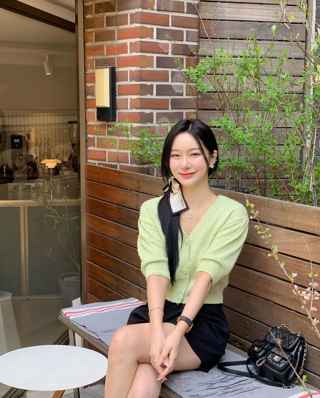 5 món phụ kiện làm điệu cho mái tóc khi đi du lịch-2