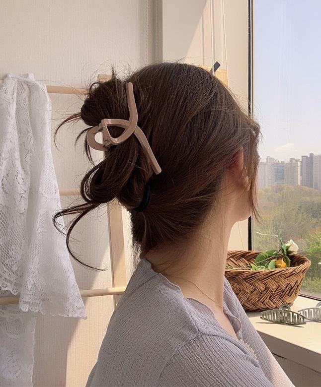 5 món phụ kiện làm điệu cho mái tóc khi đi du lịch-6