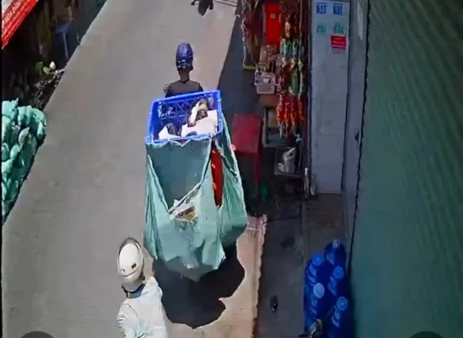 Bắt 2 kẻ trộm xe máy và 81 đơn hàng của nam shipper ở TP.HCM-1