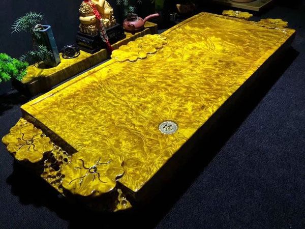 Đào được khúc gỗ, người đàn ông sốc với báu vật 650 tỷ đồng bên trong sau khi cắt lát-2