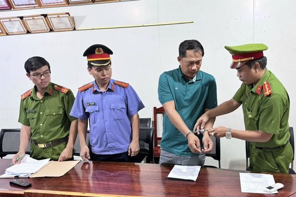 Nguyên chủ tịch xã ở Phú Quốc nhận hối lộ một ô tô và 5 tỷ đồng-1