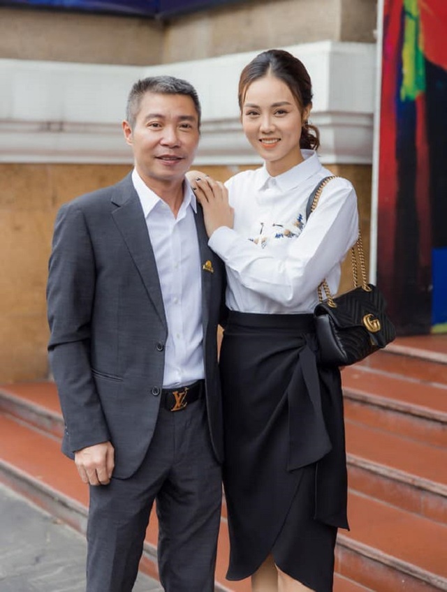 Nam NSND lấy vợ được 6 tháng bị đột quỵ: Vượt mặc cảm sống vui vẻ, được vợ kém 15 tuổi chiều chuộng-1