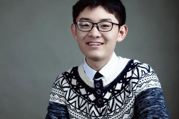 8 tuổi vào cấp 3, 11 tuổi thi đại học, cuộc sống hiện tại của cậu bé này khiến những người từng nghi ngờ phải chưng hửng-2