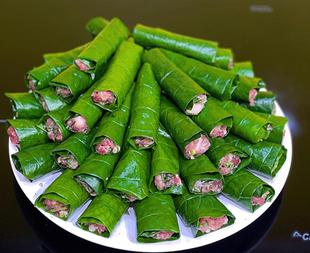 Loại lá mọc đầy vườn lại là thần dược cho xương khớp, đem cuốn chả bò cực ngon-5