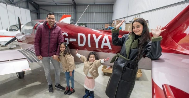 Ông bố tự tay lắp ráp máy bay 4 chỗ, đưa cả nhà đi du lịch khắp mọi miền-1