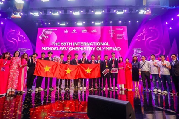 10/10 học sinh Việt Nam đoạt giải tại Olympic Hóa học quốc tế Mendeleev-1