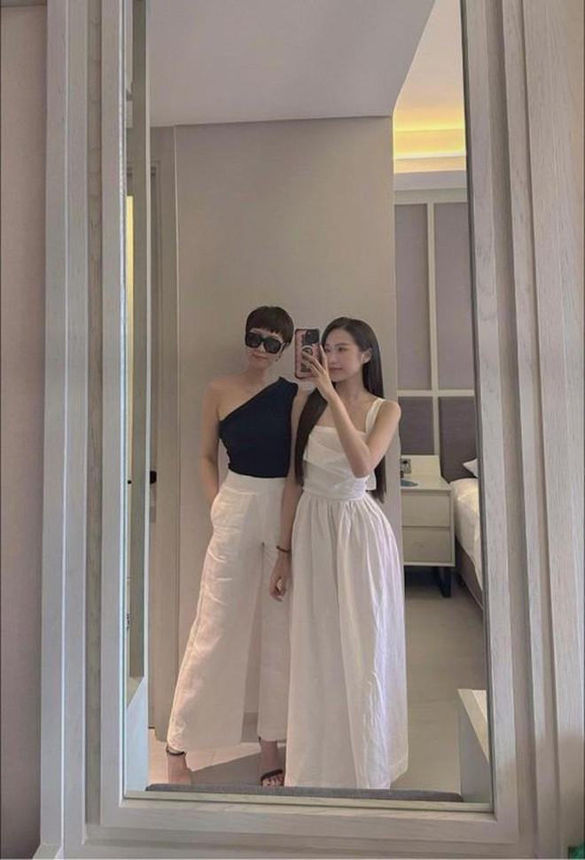 Mẹ vợ trẻ đẹp nhất làng bóng đá Việt tung ảnh nghỉ lễ: Nhan sắc, vóc dáng còn cuốn hút hơn con gái Top 10 Hoa hậu Việt Nam-8