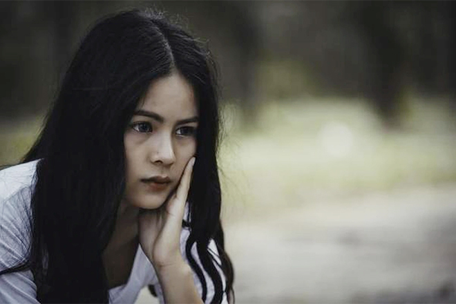 Con gái đưa bạn về chơi, tôi đứng hình nhận ra người tình bé nhỏ của mình-2