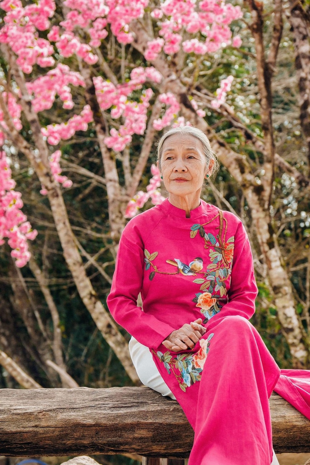 Nữ chính lớn tuổi nhất Lật mặt 7: Đóng gần 700 vai, từng bị quỵt cát-xê-10