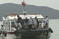 Gần 2.000 du khách đang mắc kẹt trên biển Vân Đồn - Quan Lạn