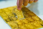 Vàng sắp bị bán tháo hay vọt lên giá trăm triệu đồng/lượng?-2