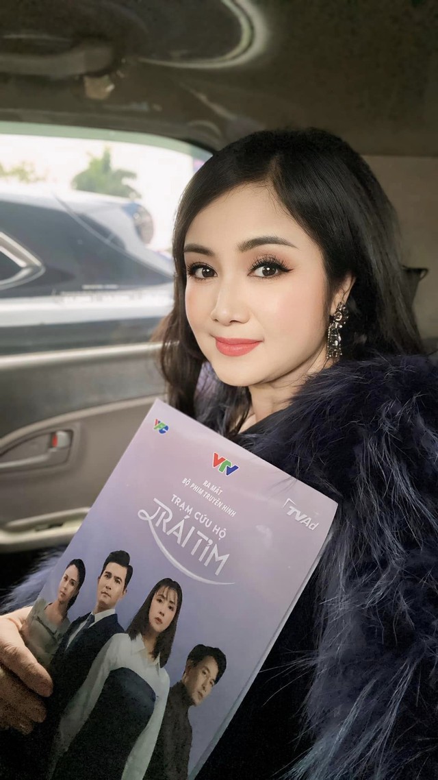 Nữ NSND là tượng đài sắc đẹp, U60 nuột nà, đời thực viên mãn bên chồng bí ẩn, khác vẻ cay nghiệt ở phim-5