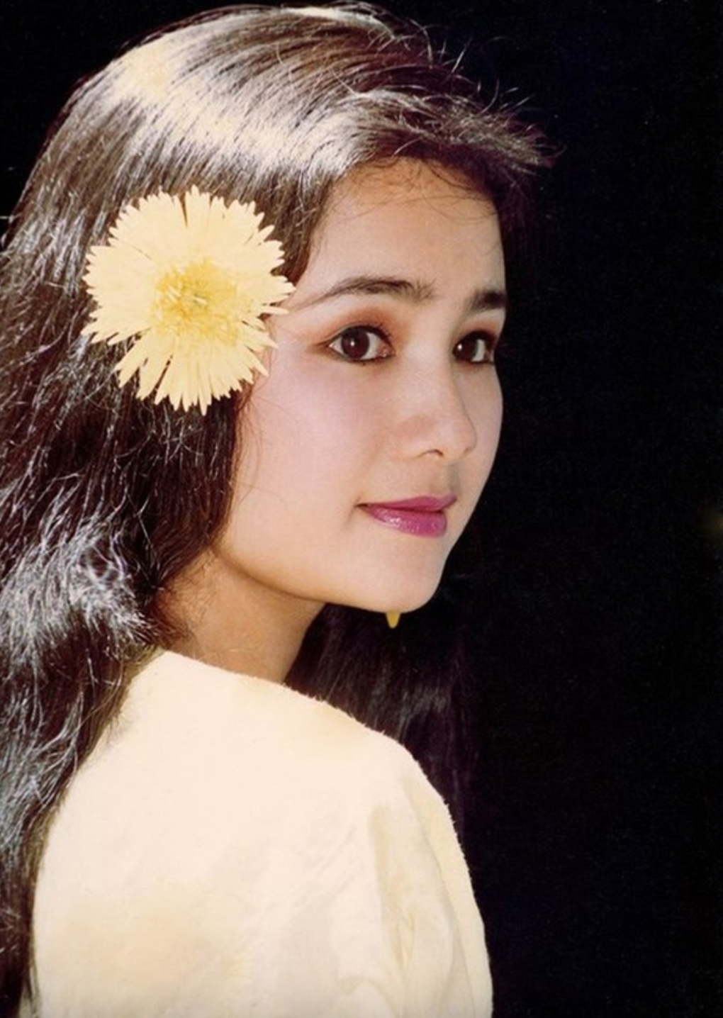 Nữ NSND là tượng đài sắc đẹp, U60 nuột nà, đời thực viên mãn bên chồng bí ẩn, khác vẻ cay nghiệt ở phim-3