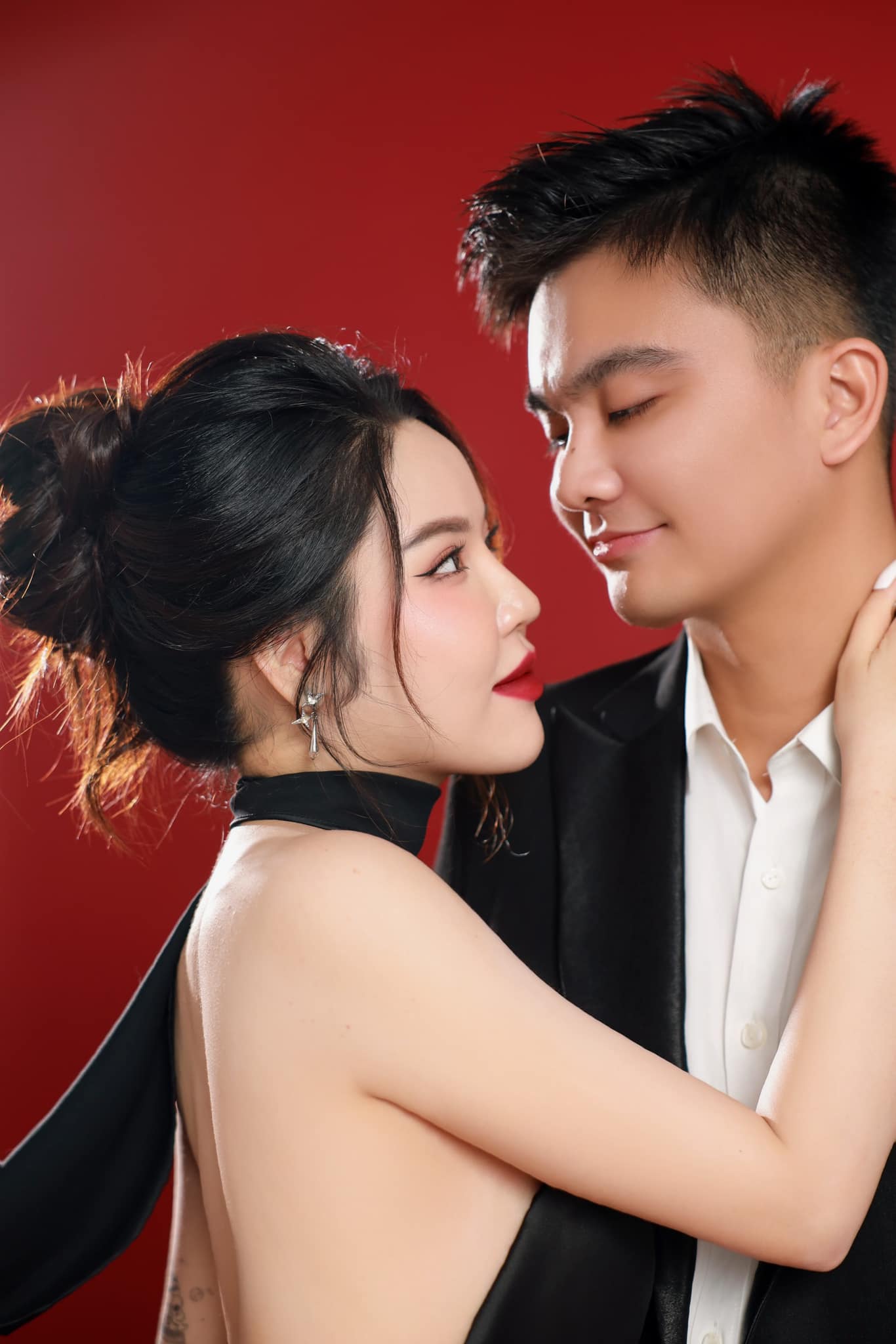 Gái xinh sững sờ khi bố chồng nhậu say, kể bí mật của chồng và bạn gái cũ-2