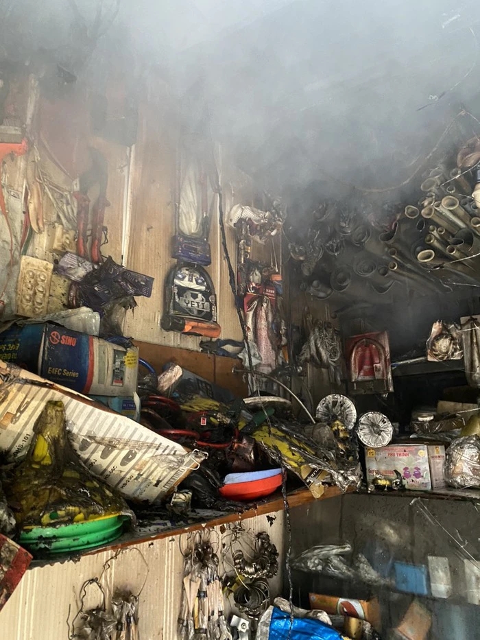 Hà Nội: Cháy kinh hoàng tại dãy ki ốt gần chợ Xuân Đỉnh-2