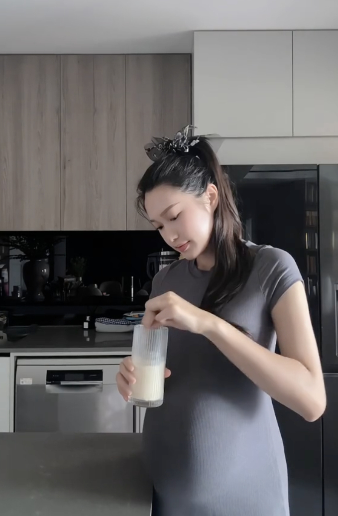 Mẹ bầu Doãn Hải My trước ngày sinh nở: Xinh bất chấp qua camera của team qua đường-2