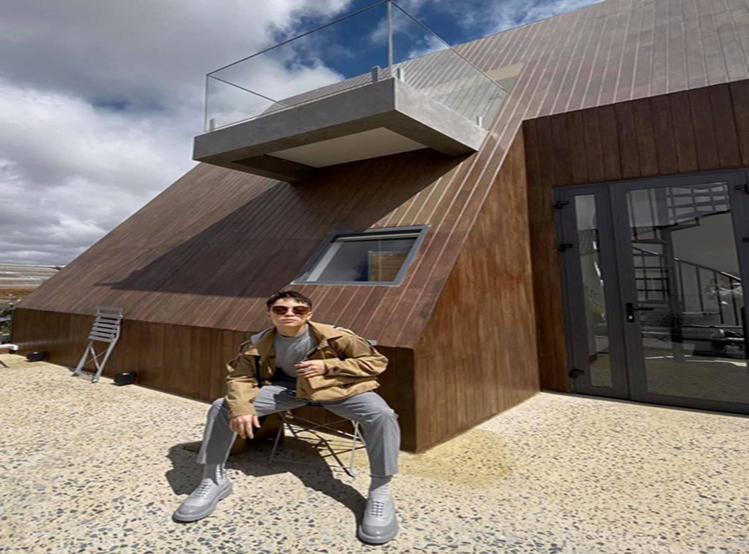 Nữ ca sĩ từng đỗ 3 trường ĐH danh giá, từ bỏ làm bác sĩ để theo đuổi âm nhạc, có 2 biệt thự ở TP.HCM và Đà Lạt-5