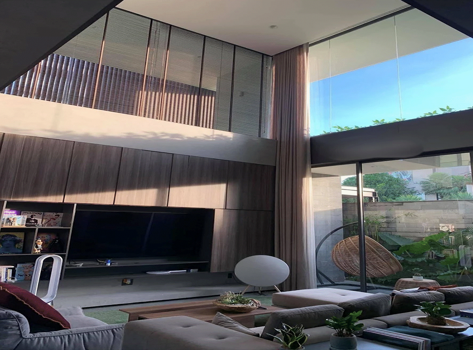 Nữ ca sĩ từng đỗ 3 trường ĐH danh giá, từ bỏ làm bác sĩ để theo đuổi âm nhạc, có 2 biệt thự ở TP.HCM và Đà Lạt-6