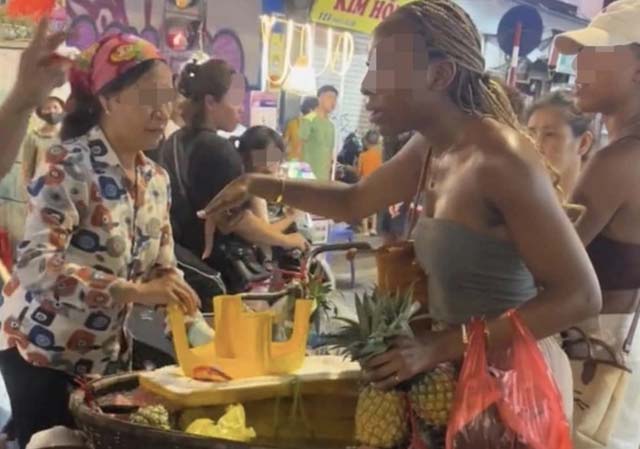 Người phụ nữ bị vu oan bán 500 nghìn/ 3 quả dứa: Ở quê người ta bảo tôi tham, bán thế chẳng mấy mà giàu”-2