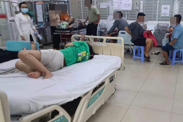 Vụ đau bụng, nôn ói sau ăn bánh mì tại TP Long Khánh: Có đến 222 người phải vào bệnh viện-1