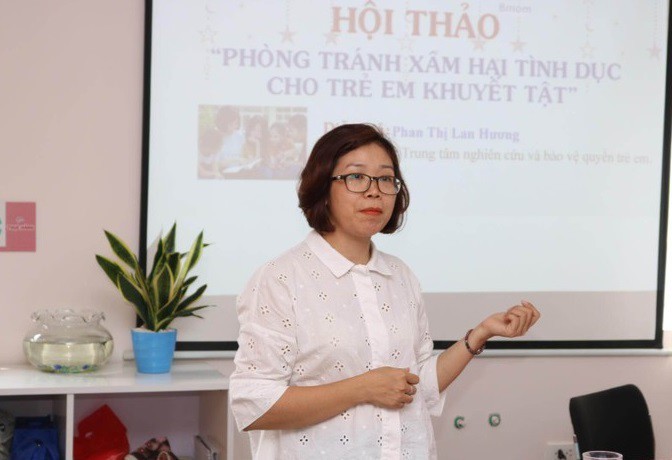 Phát hiện con gái teen lộ ảnh nhạy cảm, mẹ chưa kịp dạy đã bị đốp thẳng: Chuyện có gì to tát đâu, mẹ quen đi!”-2