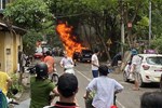 Chưa tìm được chủ xe BMW cháy trơ khung tại Hà Nội