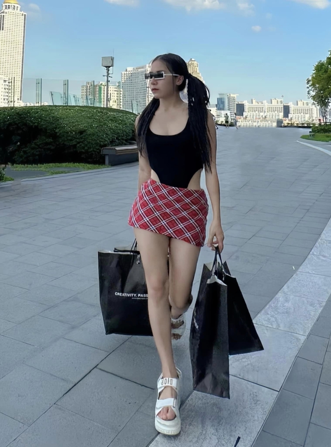 Body đời thực cực cháy của cô gái tự huỷ nhan sắc” để đóng Lật Mặt 7 của Lý Hải-5