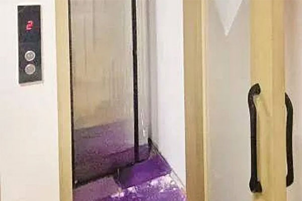 Con cháu lắp thang máy để báo hiếu, nào ngờ khiến cụ ông 87 tuổi thiệt mạng-1