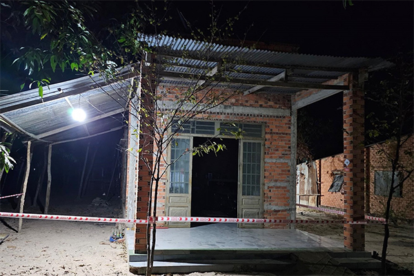 TP.HCM: Căn nhà bốc cháy ngùn ngụt lúc rạng sáng, nhiều người hoảng hốt lao ra đường-4