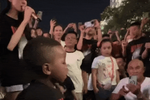 Hoa hậu Thùy Tiên quấn quýt bên Lôi Con-8