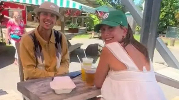 Bà xã mang thai con đầu lòng, Justin Bieber khóc nức nở vì hạnh phúc?-2