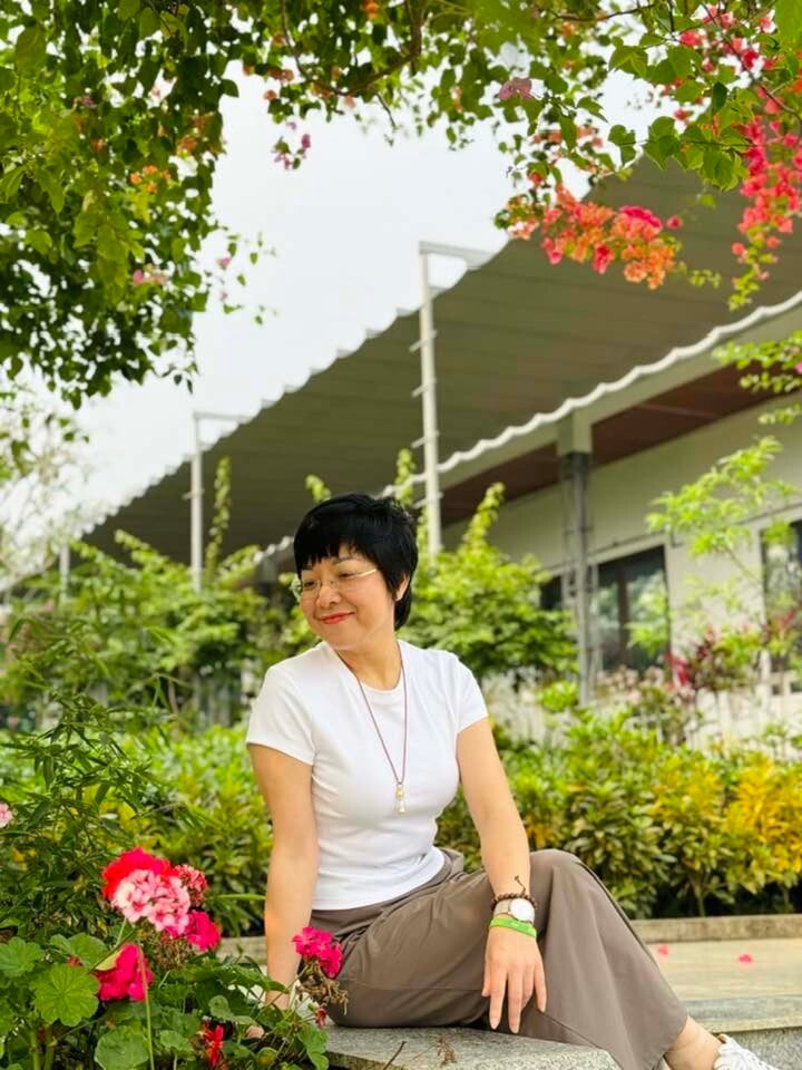 MC Thảo Vân: Từng là ca sĩ, đóng phim, U60 sống bình yên bên con trai-5