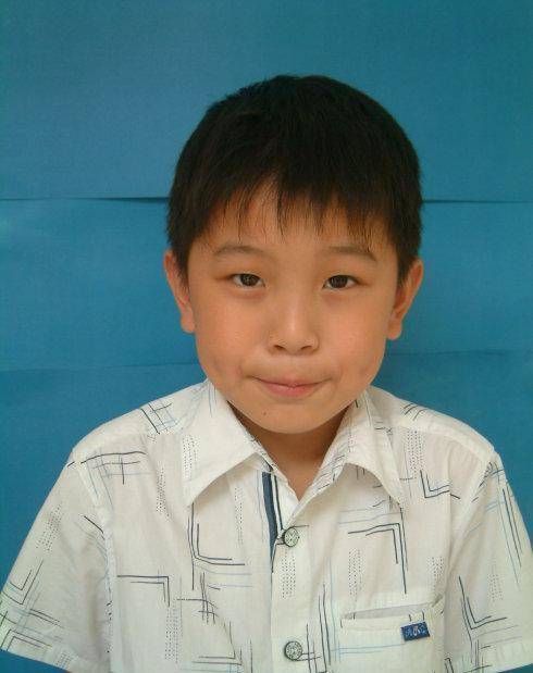 8 tuổi vào cấp 3, 11 tuổi thi đại học, cuộc sống hiện tại của cậu bé này khiến những người từng nghi ngờ phải chưng hửng-1