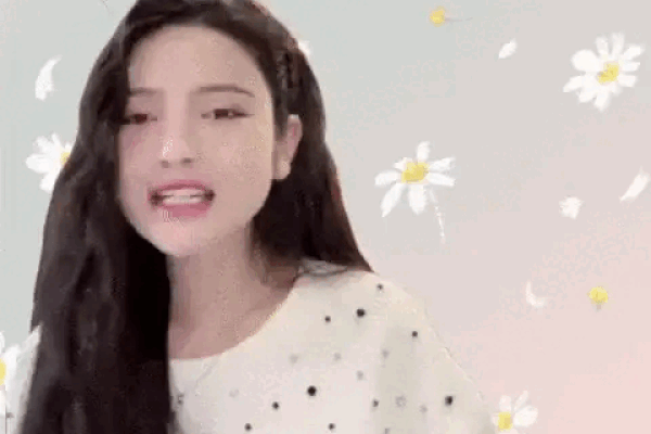 Quang Hải miễn cưỡng hôn vợ trong thang máy, dáng vẻ mẹ bầu Chu Thanh Huyền chuẩn bị cho ngày nuôi con mọn gây chú ý-4