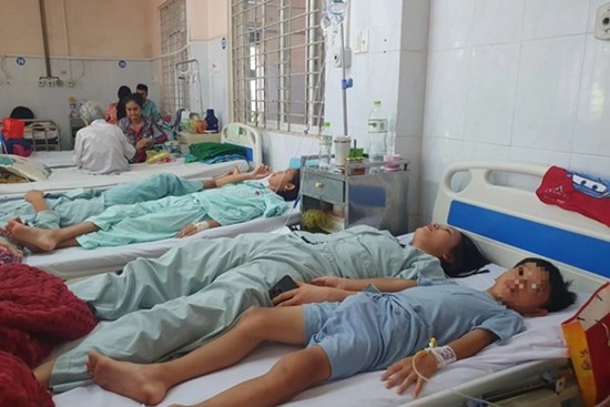 Số người ngộ độc bánh mì tại Đồng Nai tăng lên 469 trường hợp, 5 ca nặng
