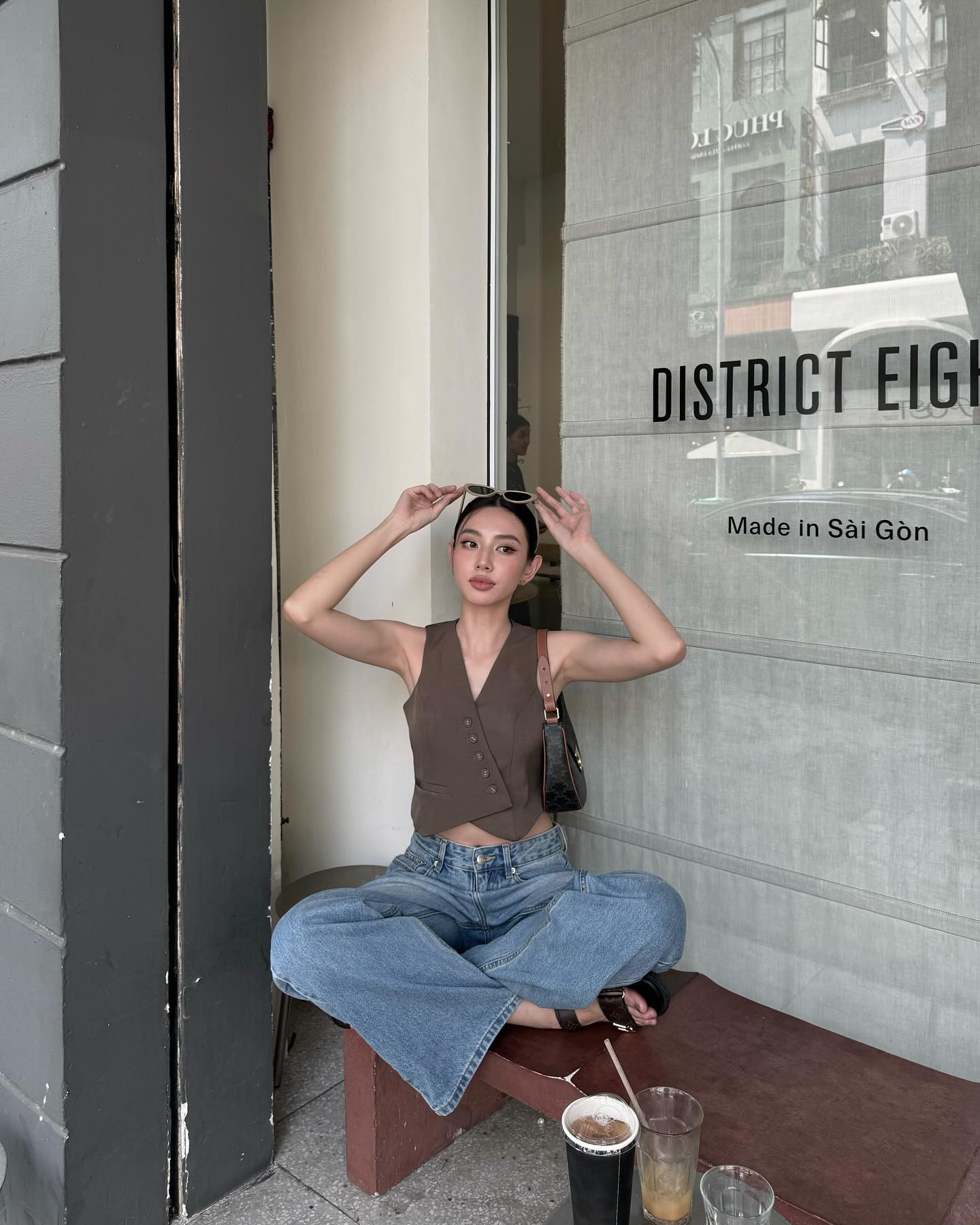 5 mẫu áo mùa hè trẻ trung được sao Việt diện nhiều-1