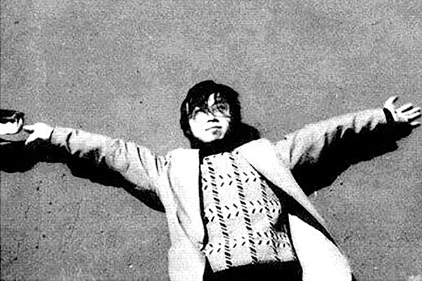 Người đàn ông ngủ quên trên đường ray, tàu hỏa lao tới vẫn không biết-2