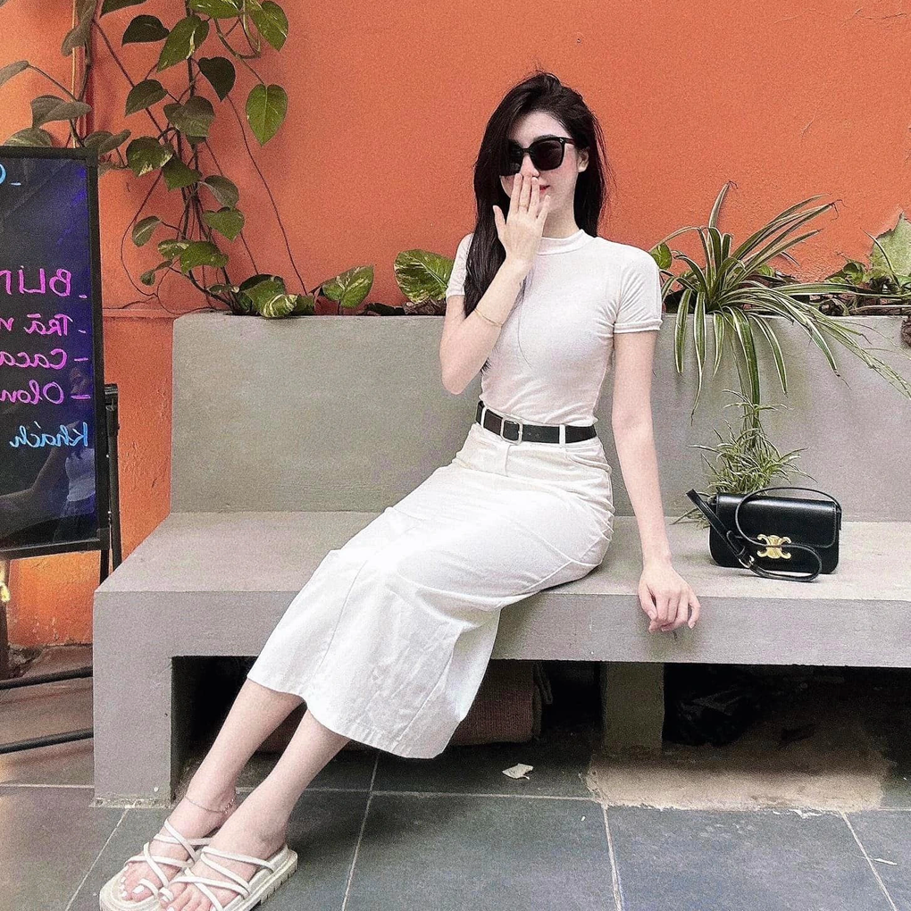 Em gái cầu thủ Văn Toàn: Xinh đẹp, gợi cảm và có cuộc sống sang chảnh-3