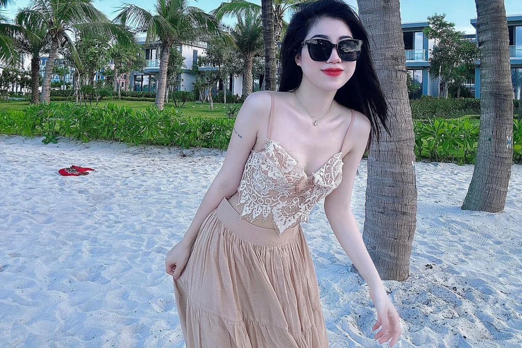 Em gái cầu thủ Văn Toàn: Xinh đẹp, gợi cảm và có cuộc sống sang chảnh-6