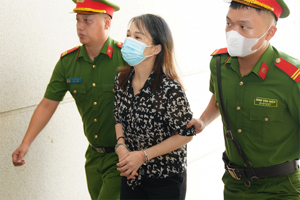 Bộ Công an truy tìm 4 người trong vụ án đưa, nhận hối lộ ở Hà Nội-2