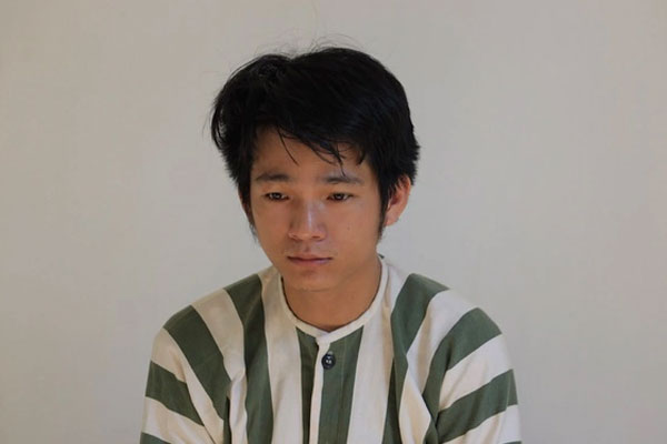 Ném đá văng vào nhà hàng xóm, 5 cháu nhỏ bị đánh bầm tím-2