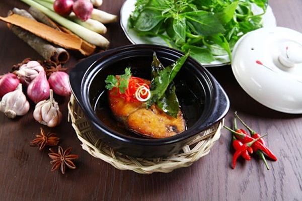 Bỏ 1 nắm lá này vào nồi cá kho, món ăn không tanh, thịt săn chắc, ngọt ai cũng phải khen ngon-2